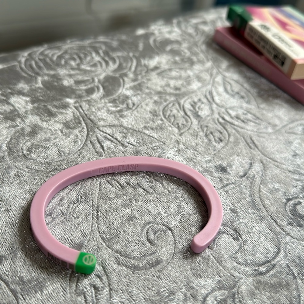 Pink bracelet that supports national park foundation